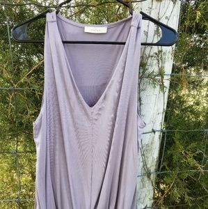 Gray/lilac knot tank